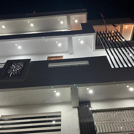 Shri Ram International Home Stay Ayodhya Exterior foto