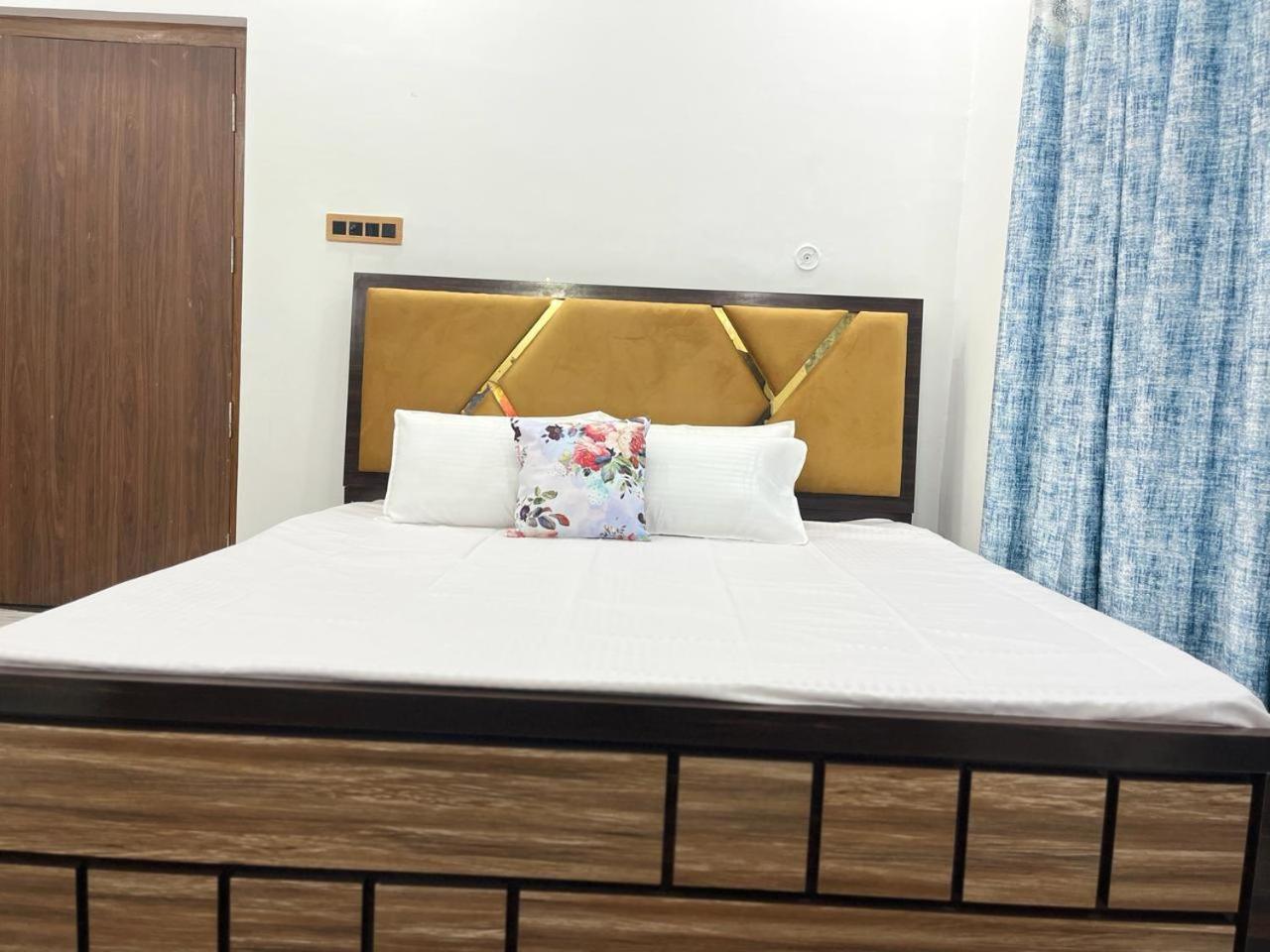 Shri Ram International Home Stay Ayodhya Exterior foto